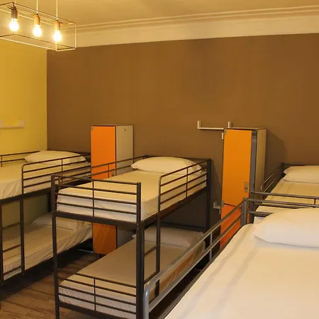 Victoria House Hostel Genoa